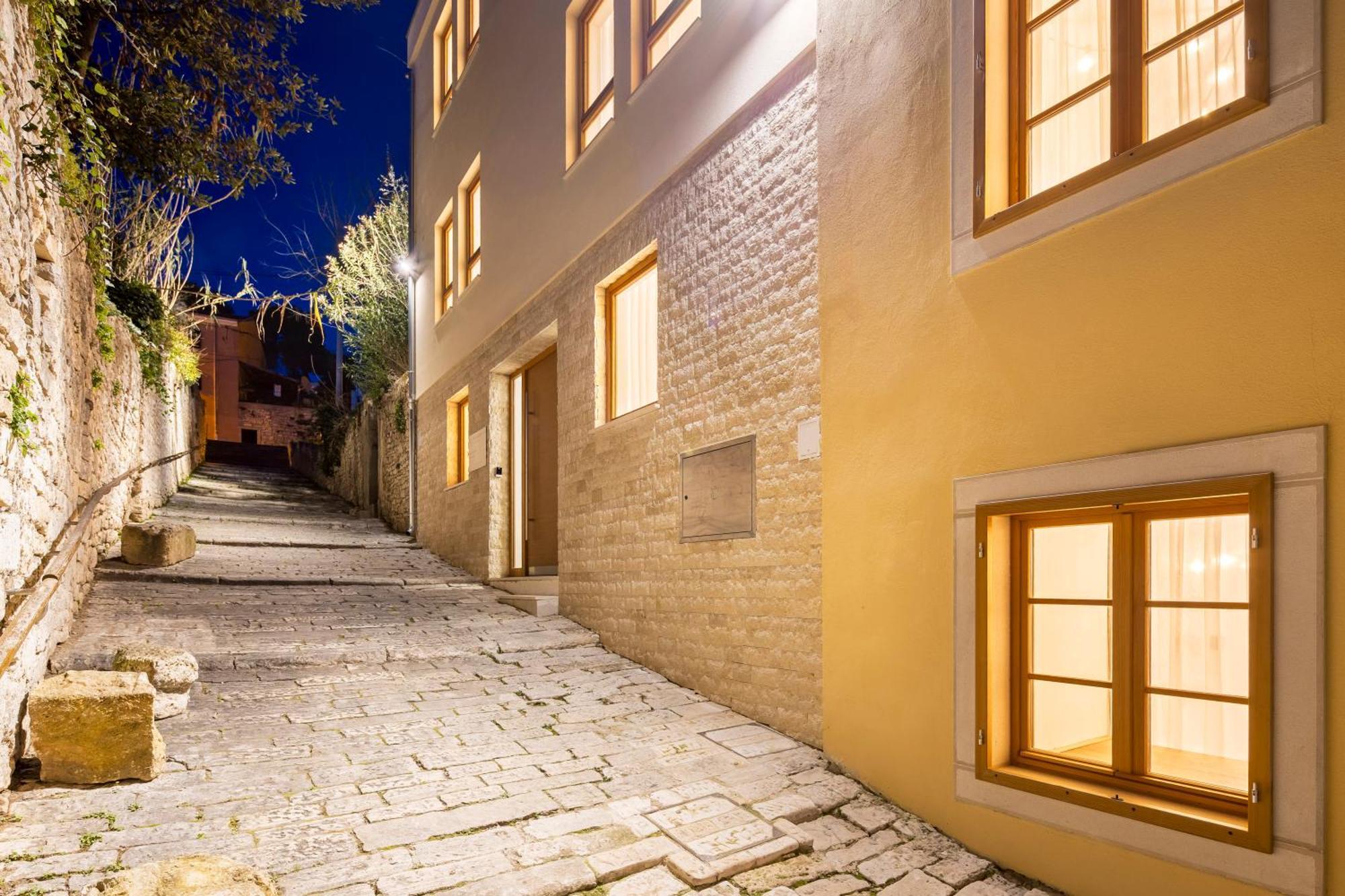Pula Residence Rooms And Apartments Old City Center Exterior foto