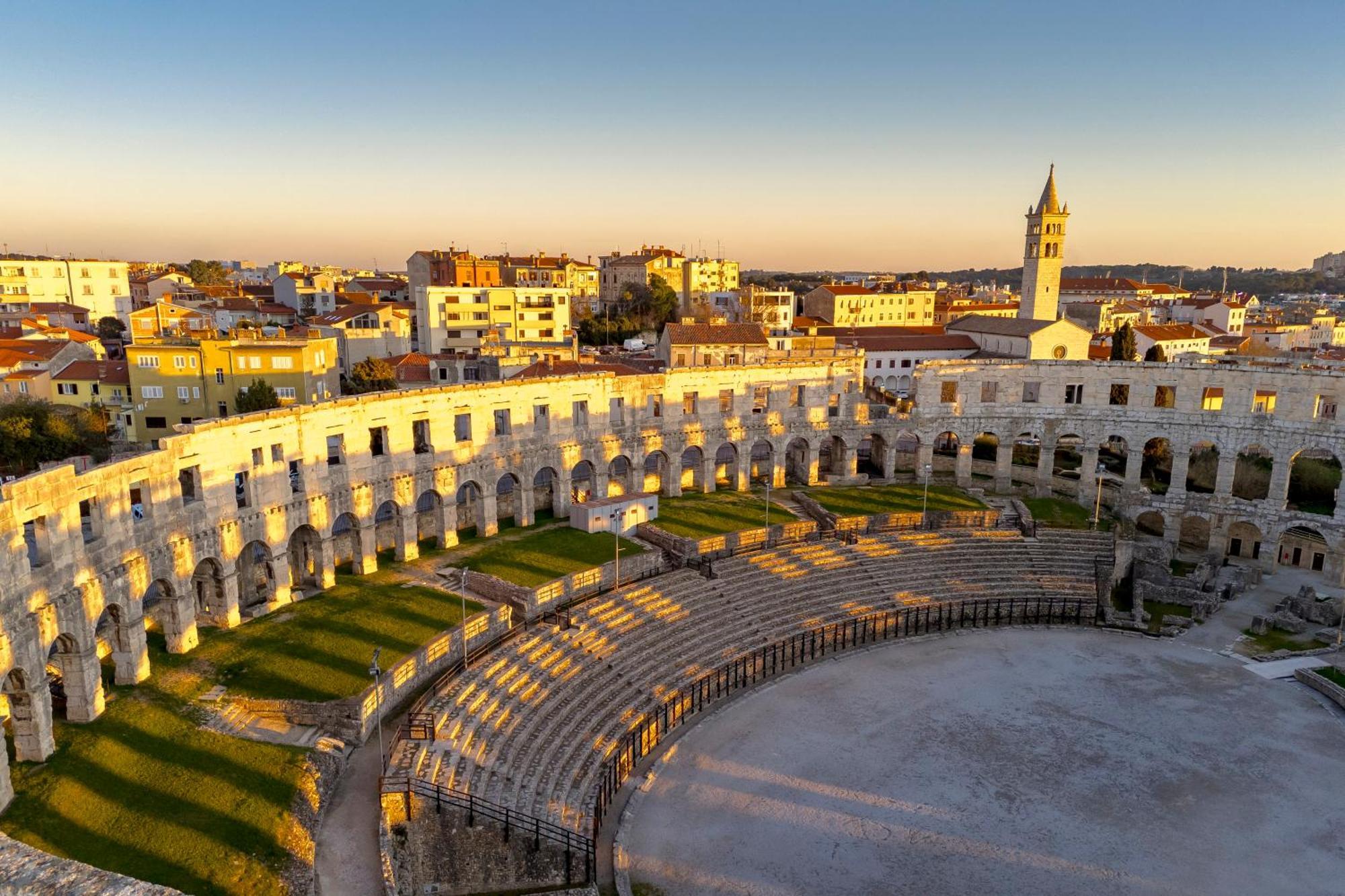 Pula Residence Rooms And Apartments Old City Center Exterior foto