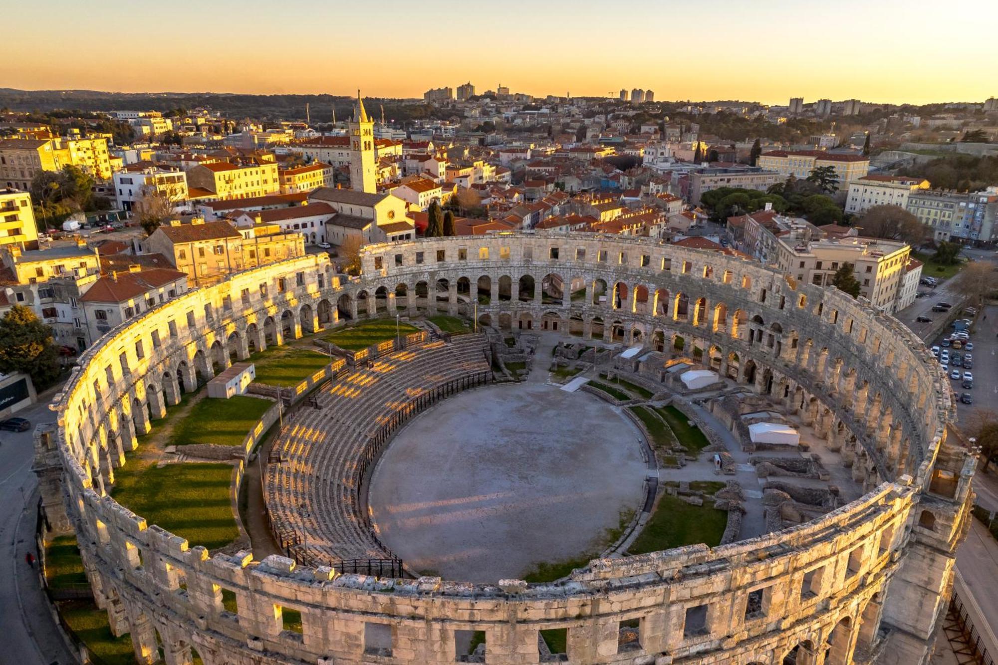 Pula Residence Rooms And Apartments Old City Center Exterior foto